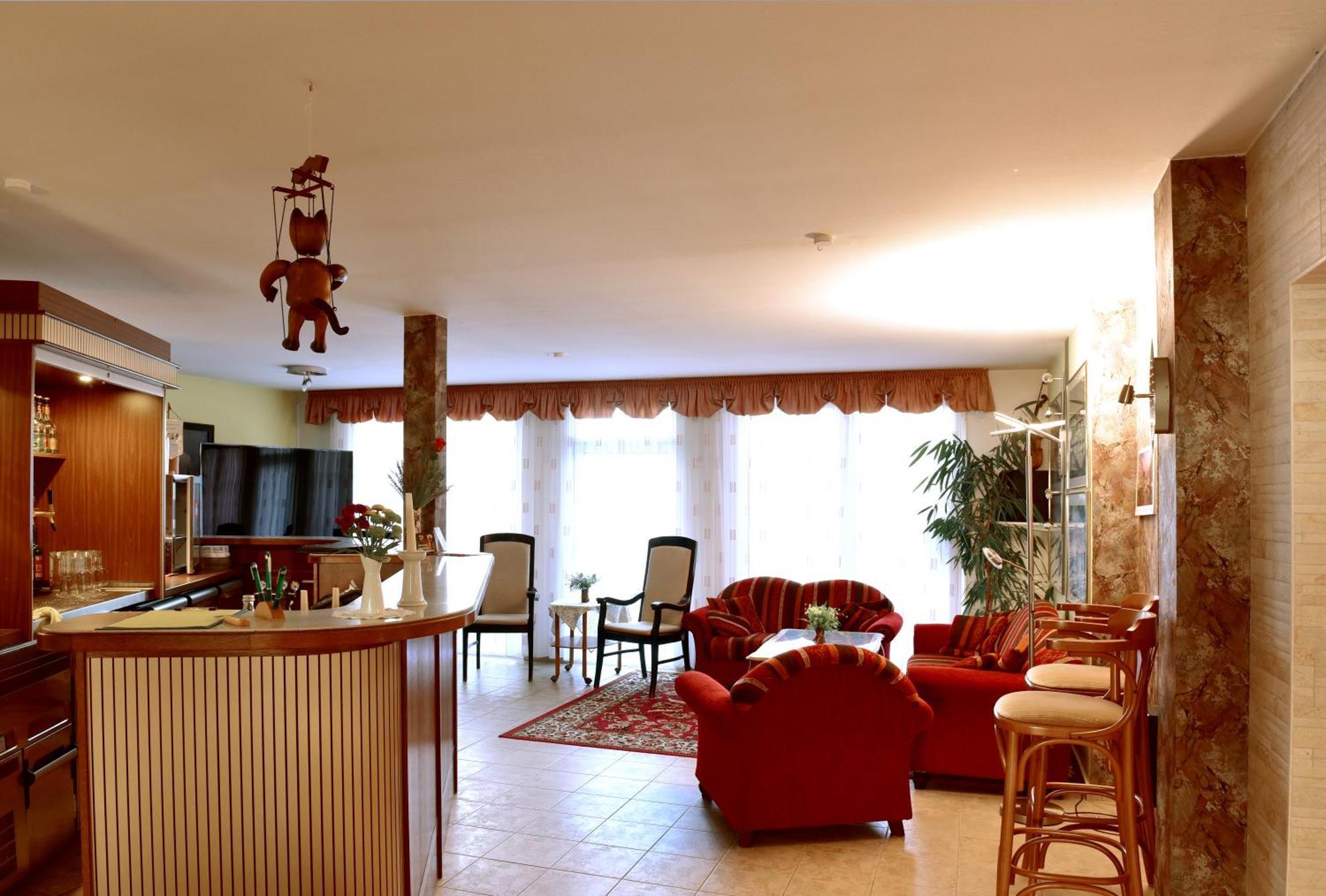 Land-Gut-Hotel Schenkenberger Hof Delitzsch Buitenkant foto