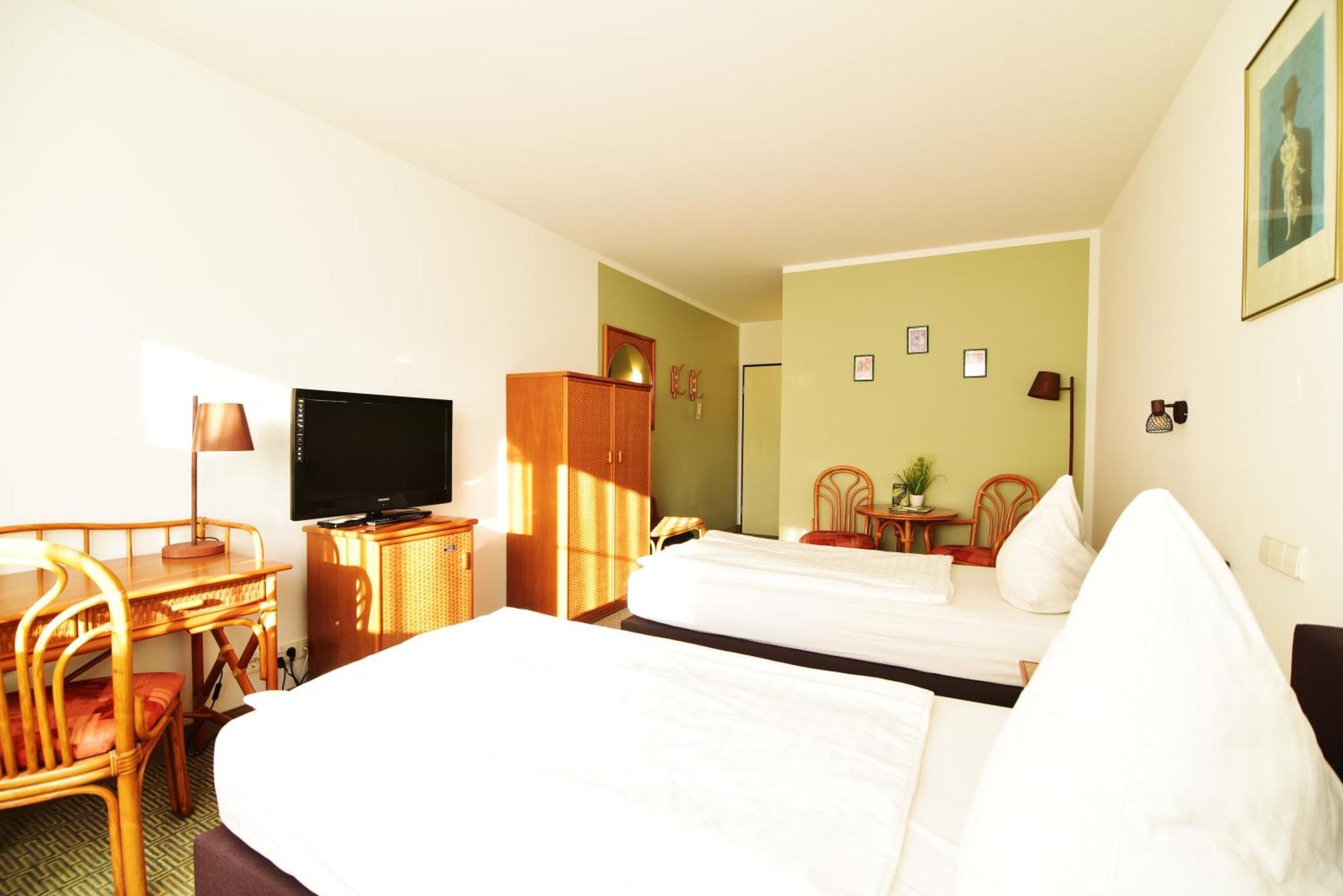 Land-Gut-Hotel Schenkenberger Hof Delitzsch Buitenkant foto