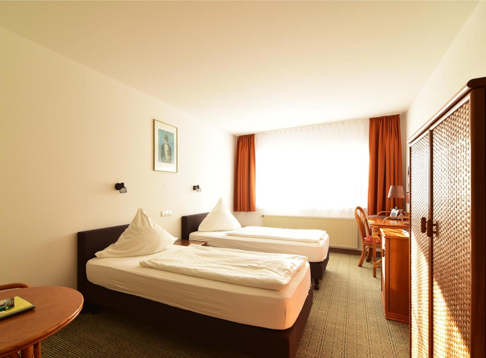 Land-Gut-Hotel Schenkenberger Hof Delitzsch Buitenkant foto
