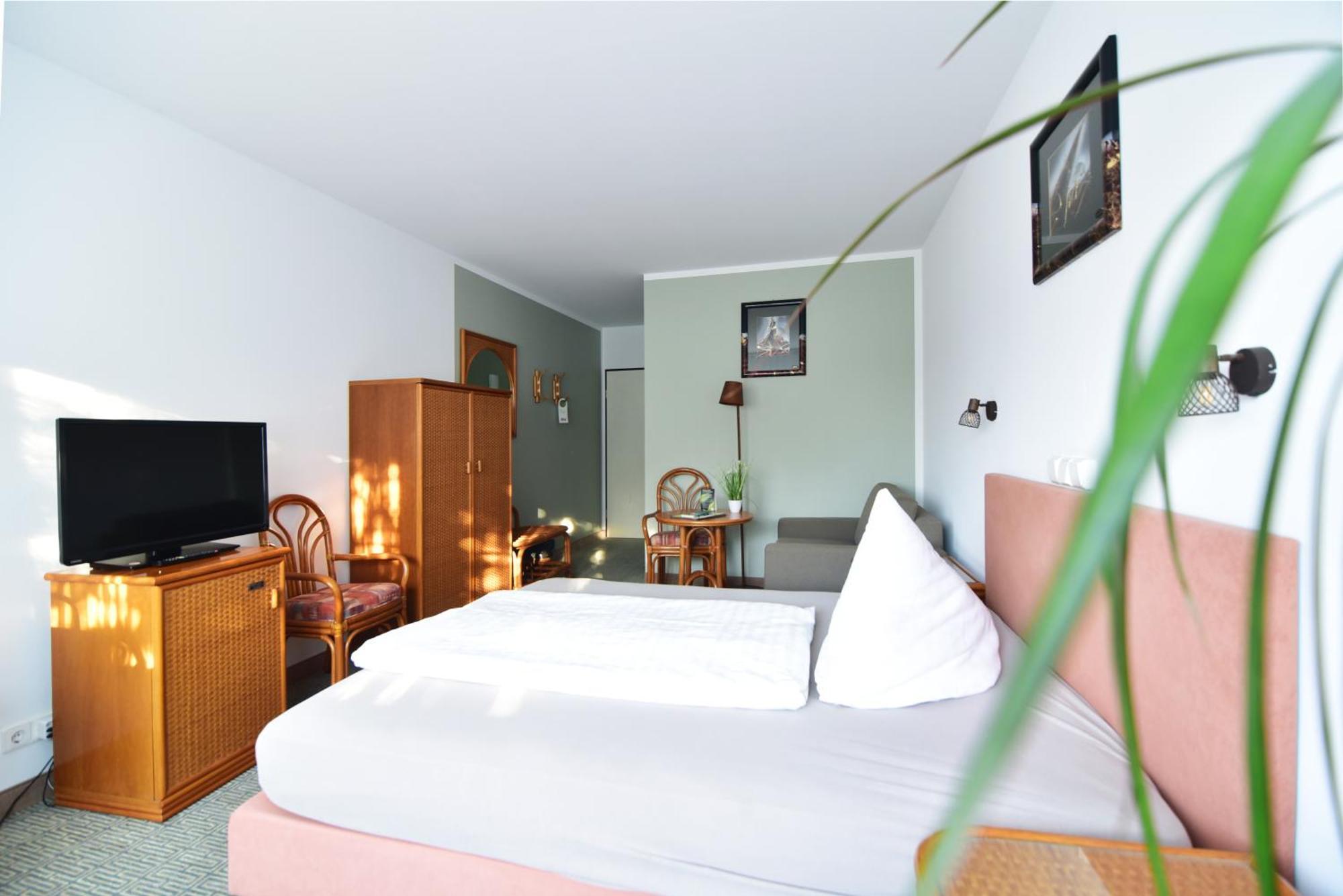 Land-Gut-Hotel Schenkenberger Hof Delitzsch Buitenkant foto
